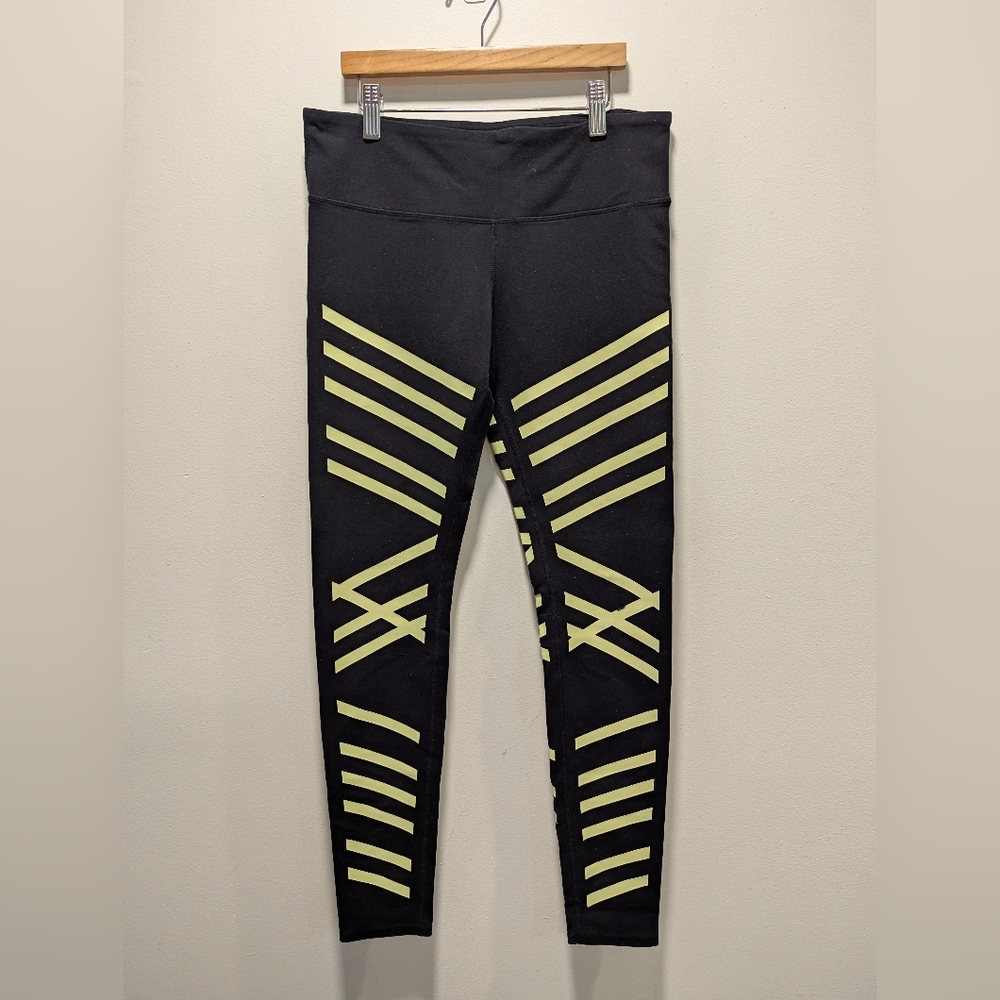 Alo Yoga Womens Black Yellow Striped Glow In The Dark Leggings Medium Yoga Gym